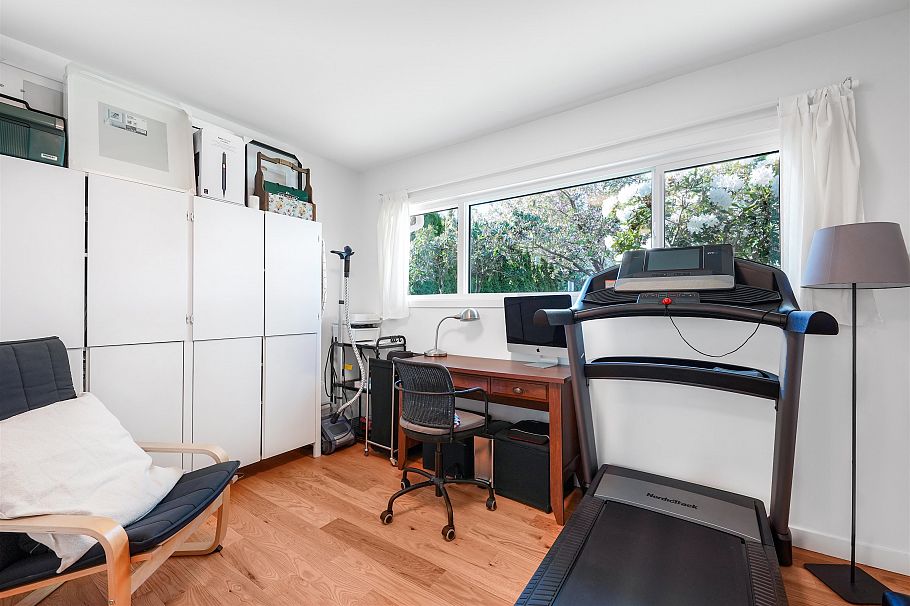 1287 W 15th Street North Vancouver, BC - 23