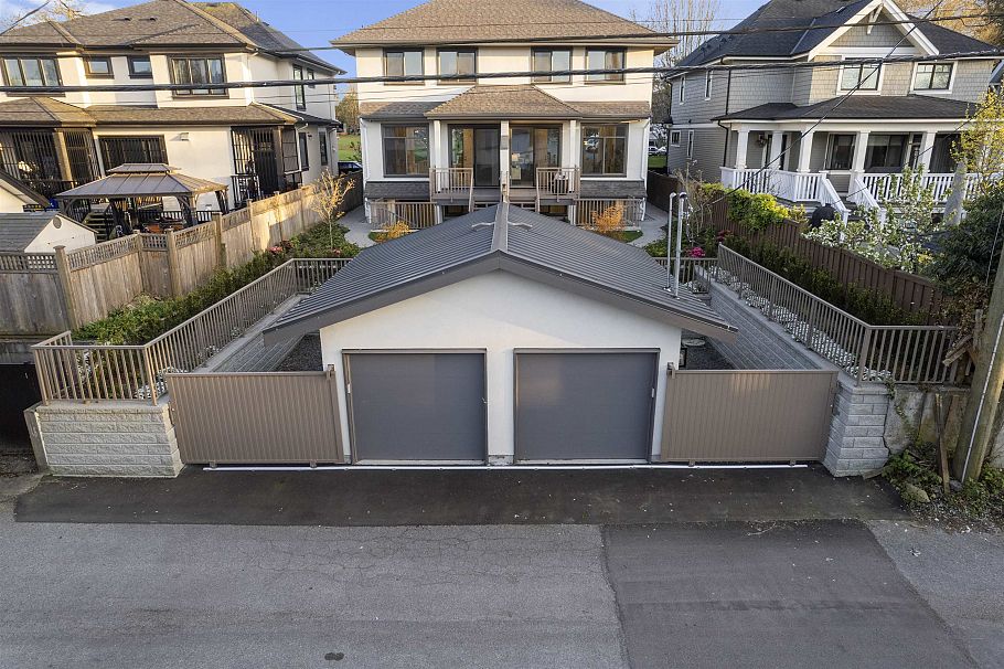 2455 W 10th Avenue Vancouver, BC - 35