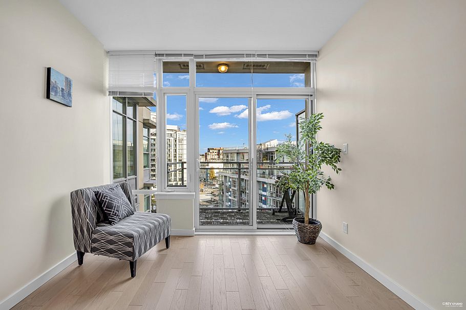 1002 88 W 1st Avenue Vancouver, BC - 2