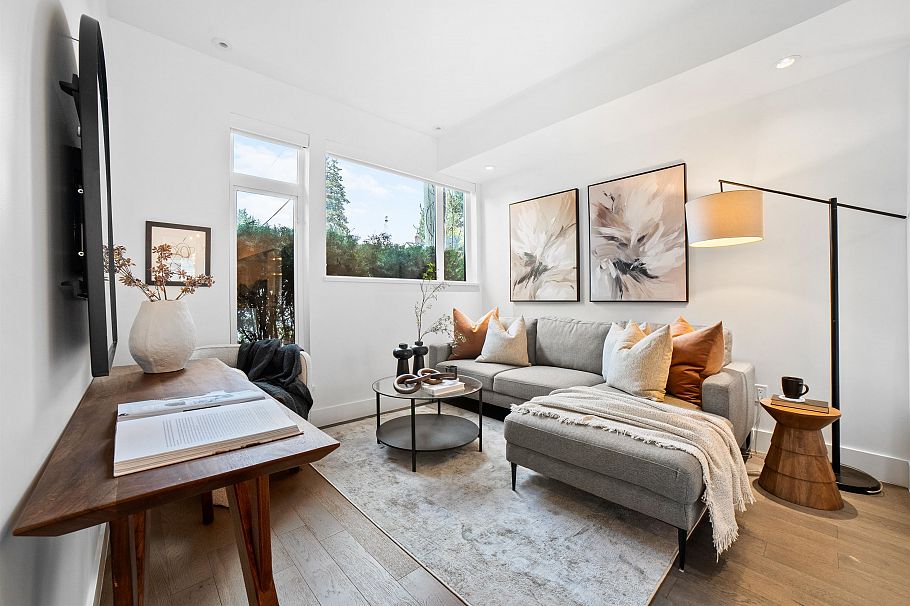 7458 Granville Street Vancouver, BC - 7