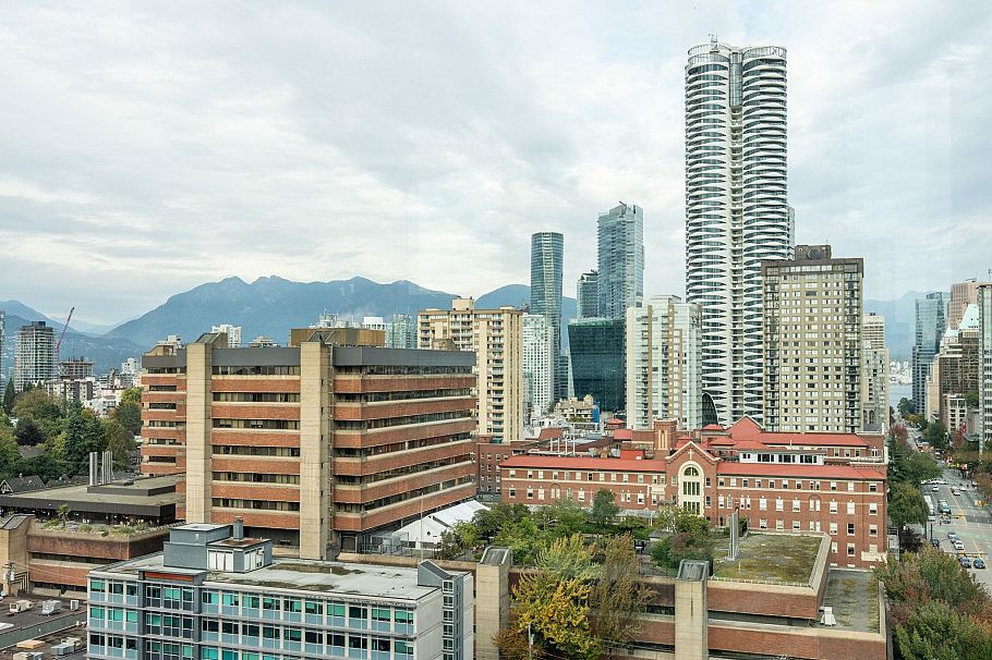 1702 1003 Burnaby Street Vancouver, BC - 3