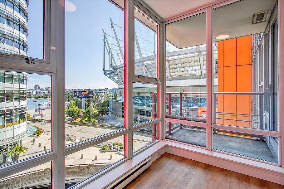 609 111 W Georgia Street Vancouver, BC - 17