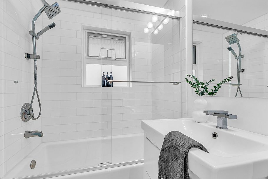 1327 E 29th Avenue Vancouver, BC - 12