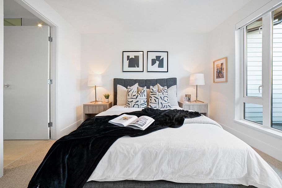 7458 Granville Street Vancouver, BC - 24