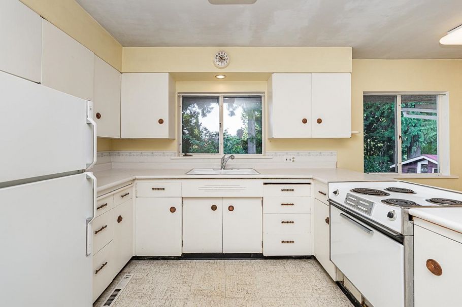 723 Handsworth Road North Vancouver, BC - 13