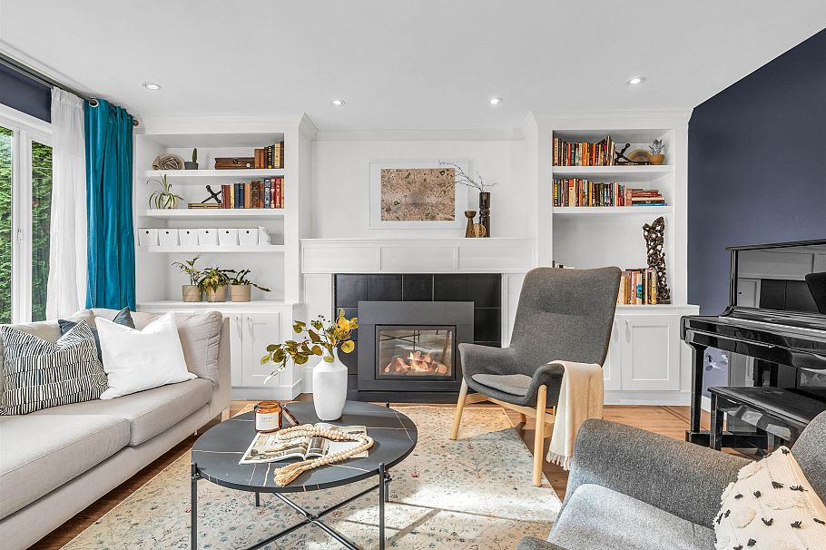 1327 E 29th Avenue Vancouver, BC - 2