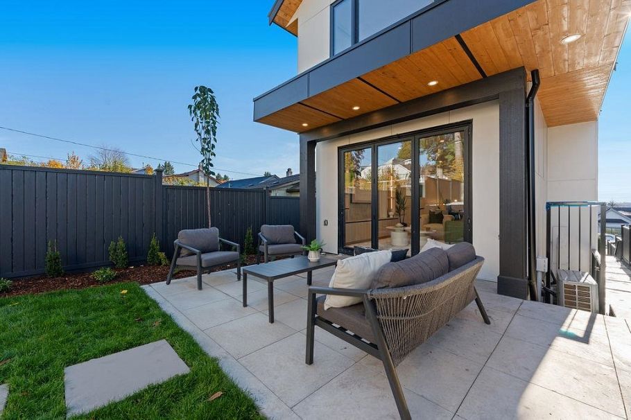 504 E 5th Street North Vancouver, BC - 36