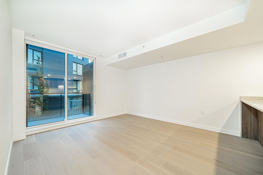 216 5212 Cambie Street Vancouver, BC - 2