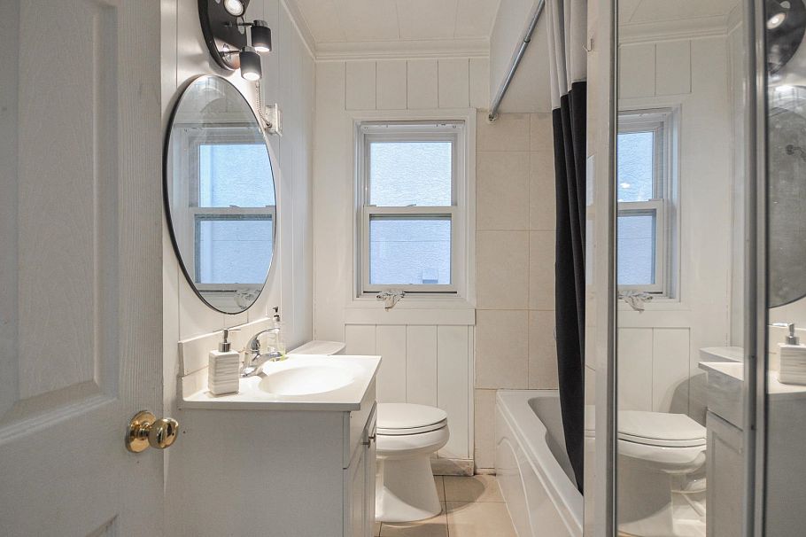 1342 E 24th Avenue Vancouver, BC - 14