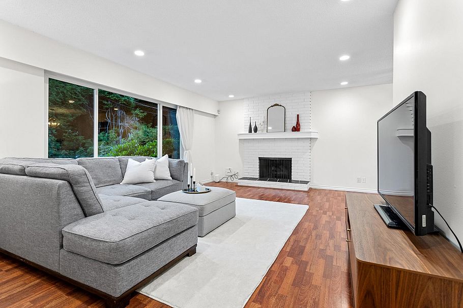 1549 Lynn Valley Road North Vancouver, BC - 21