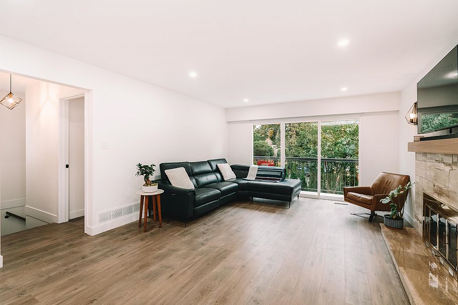 5885 Sherbrooke Street Vancouver, BC - 4