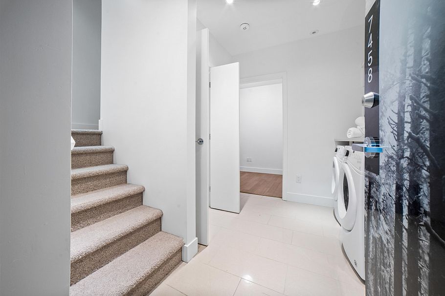 7458 Granville Street Vancouver, BC - 34