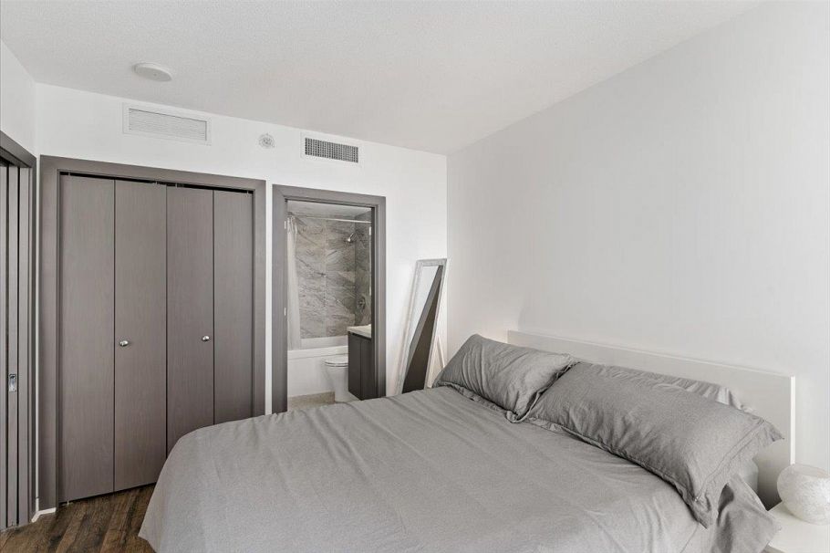 1611 68 Smithe Street Vancouver, BC - 12