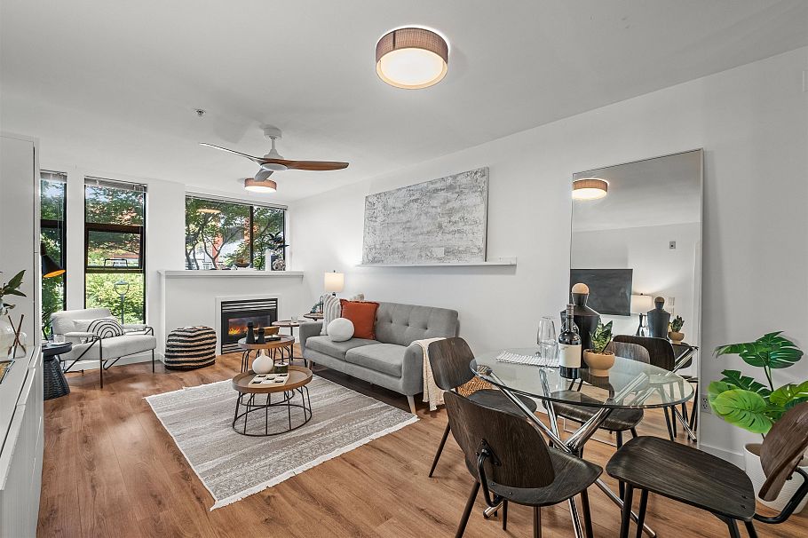 305 305 Lonsdale Avenue North Vancouver, BC - 2