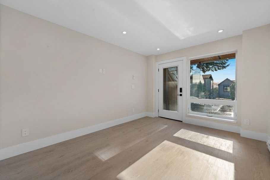 504 E 5th Street North Vancouver, BC - 31