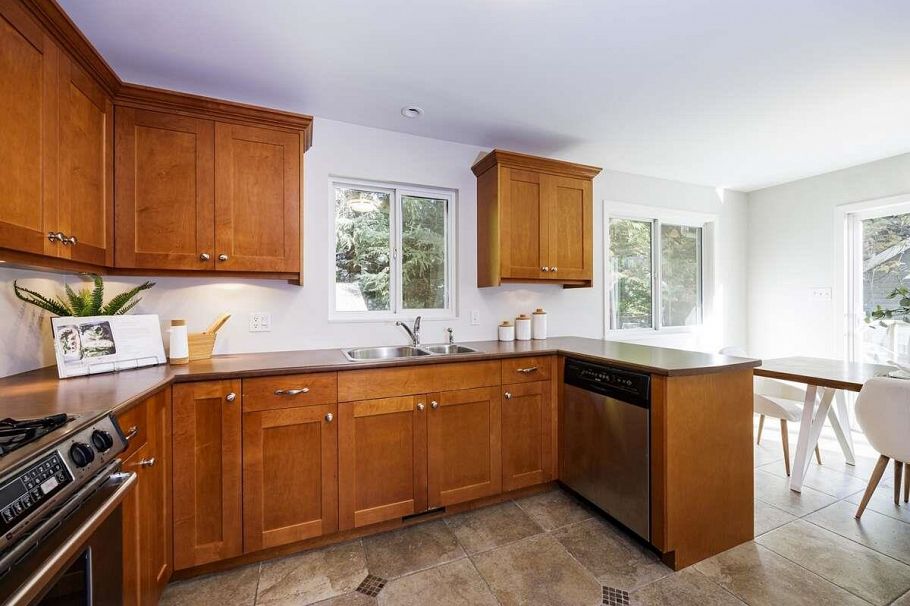 2100 Whitman Avenue North Vancouver, BC - 16