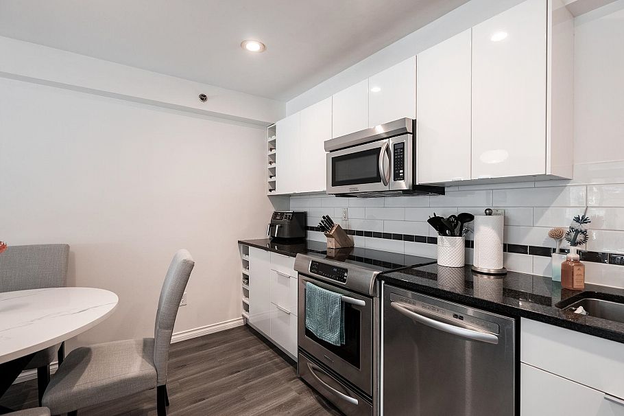 106 825 E 7th Avenue Vancouver, BC - 13