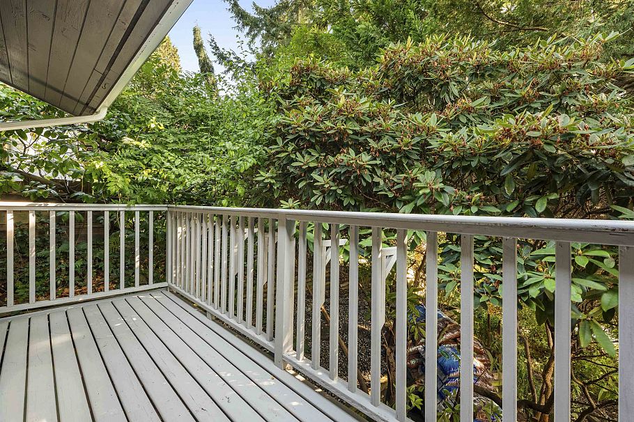 1224 W 23rd Street North Vancouver, BC - 13