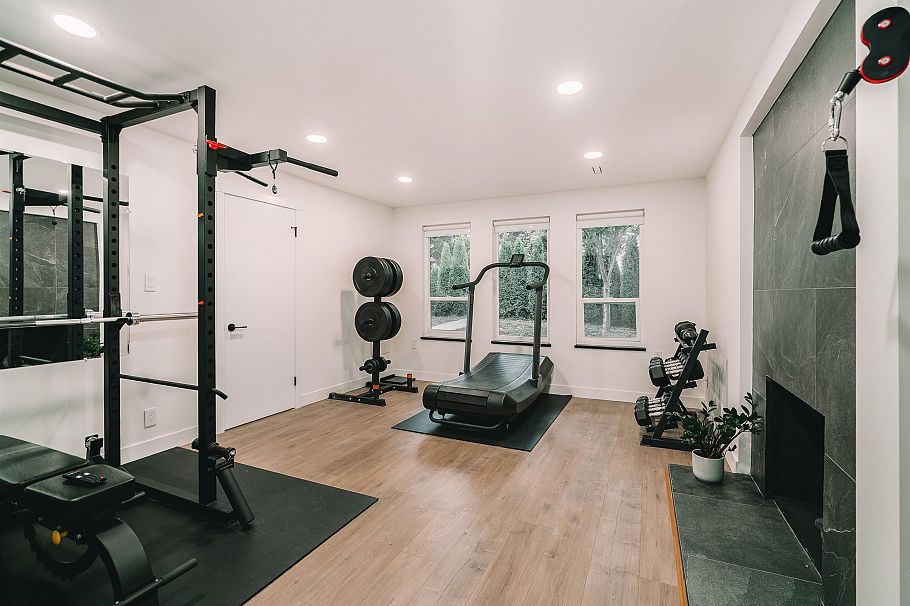 5885 Sherbrooke Street Vancouver, BC - 3