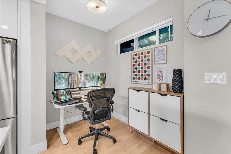 211 1496 Charlotte Road North Vancouver, BC - 16