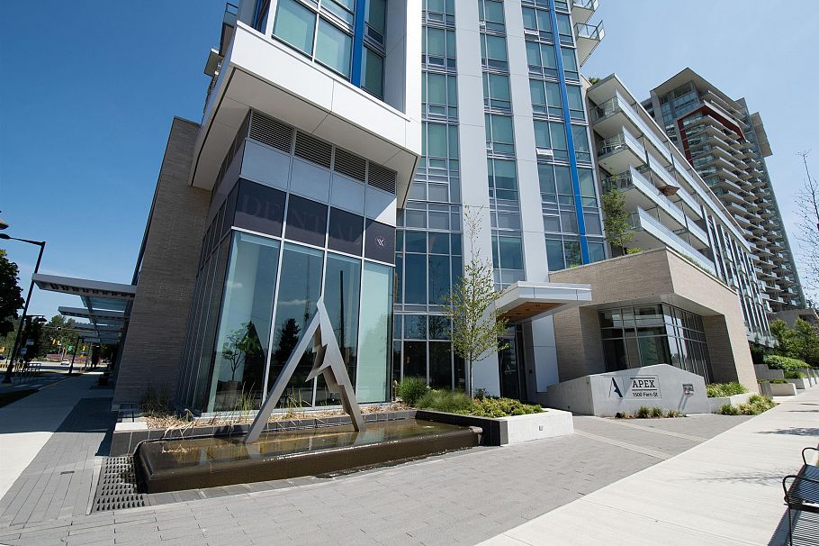 1807 1500 Fern Street North Vancouver, BC - 33