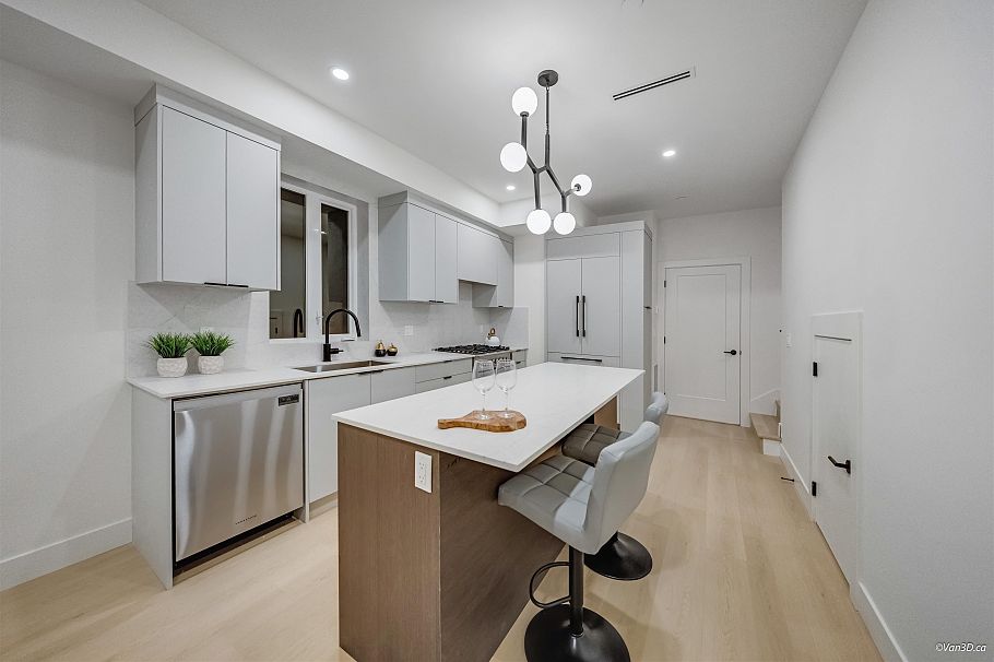 6728 Heather Street Vancouver, BC - 6