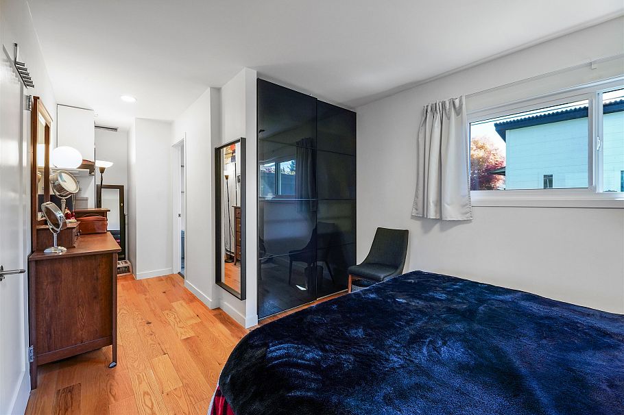 1287 W 15th Street North Vancouver, BC - 18