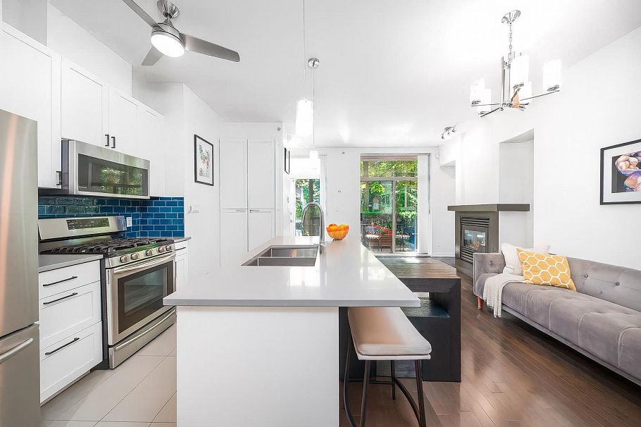 983 Richards Street Vancouver, BC - 4