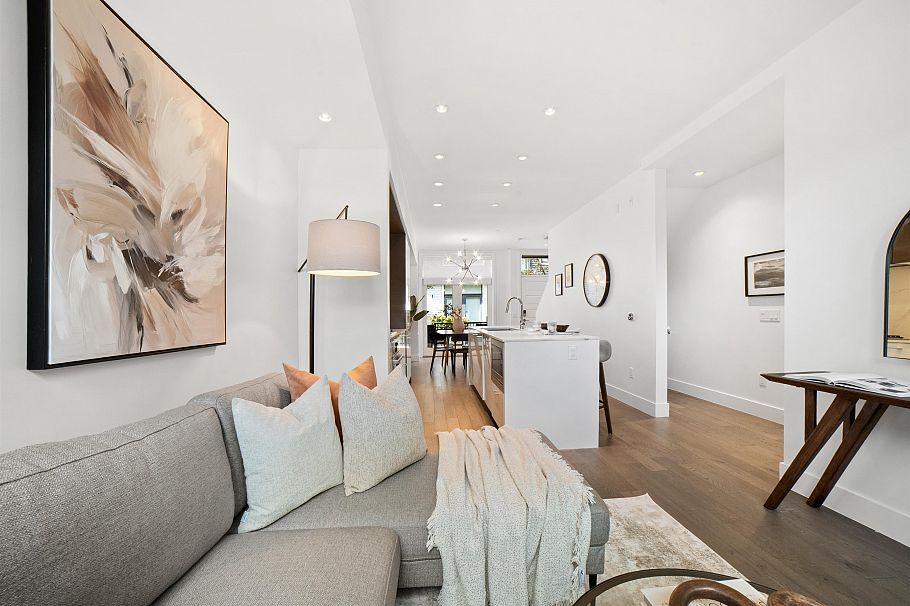 7458 Granville Street Vancouver, BC - 9