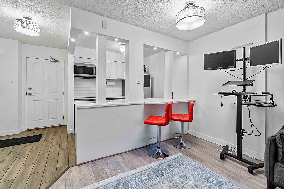 506 2004 Fullerton Avenue North Vancouver, BC - 17