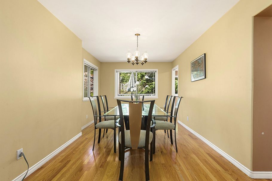 1224 W 23rd Street North Vancouver, BC - 11