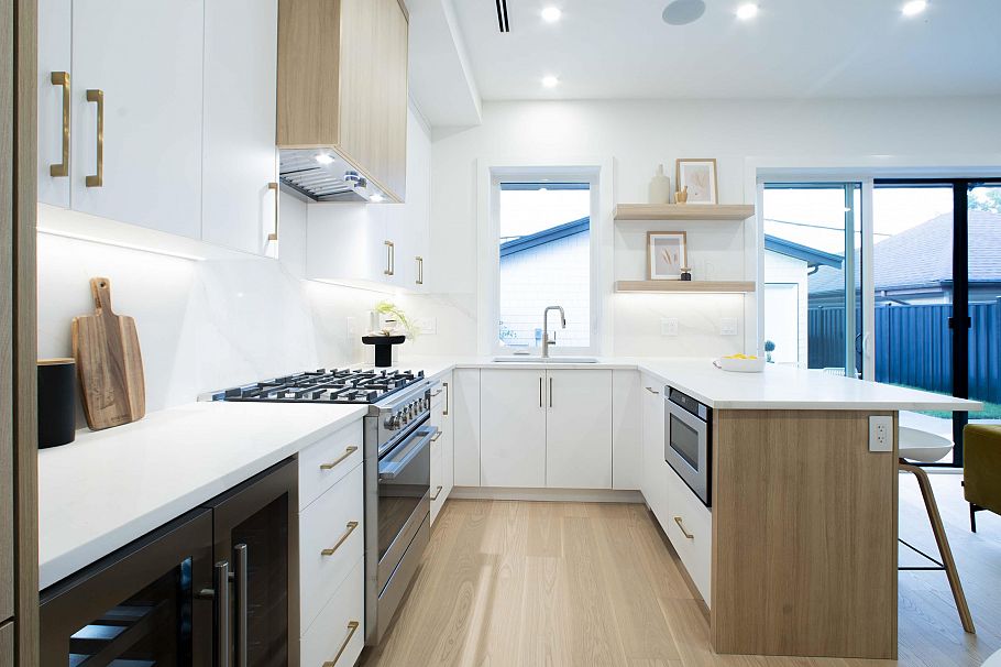 2 2785 W 21 Avenue Vancouver, BC - 9