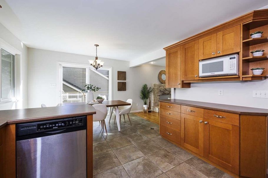 2100 Whitman Avenue North Vancouver, BC - 17