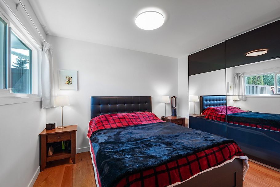 1287 W 15th Street North Vancouver, BC - 17