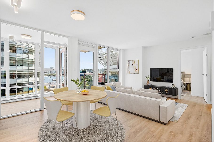 609 111 W Georgia Street Vancouver, BC - 1