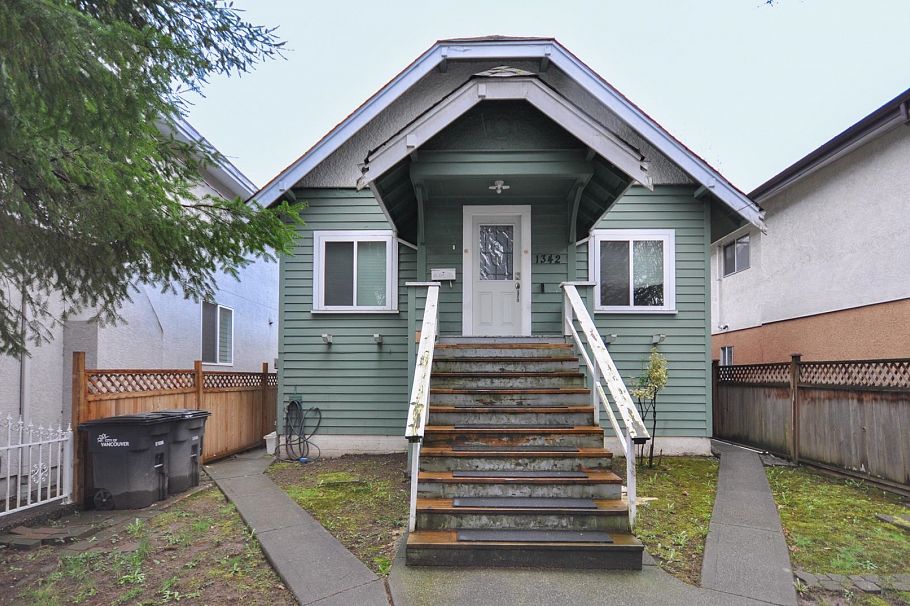 1342 E 24th Avenue Vancouver, BC - 1