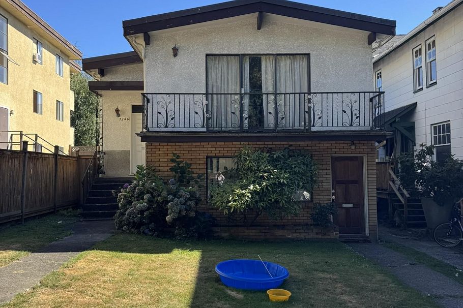 1346 E 2nd Avenue Vancouver, BC - 1