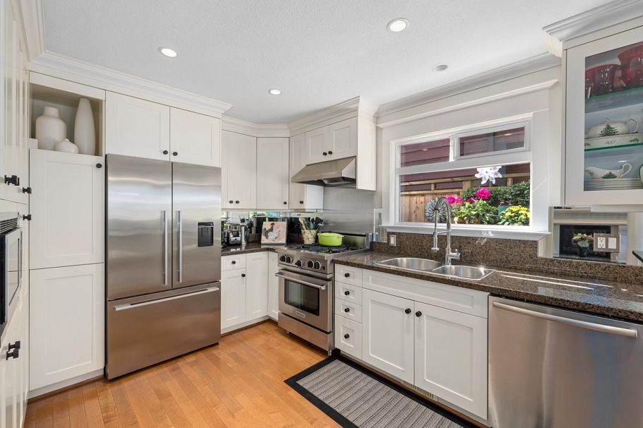 849 Riverside Drive North Vancouver, BC - 13