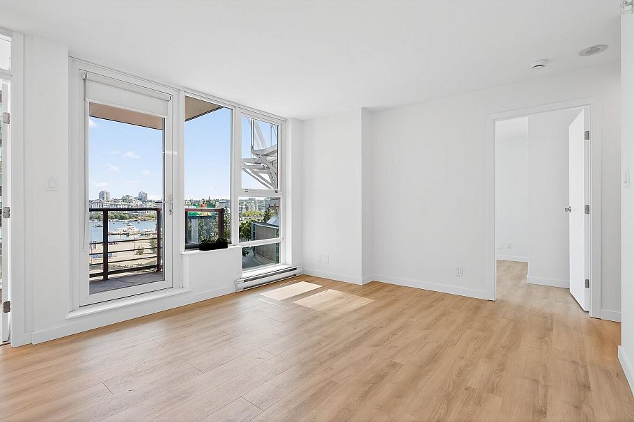 609 111 W Georgia Street Vancouver, BC - 3