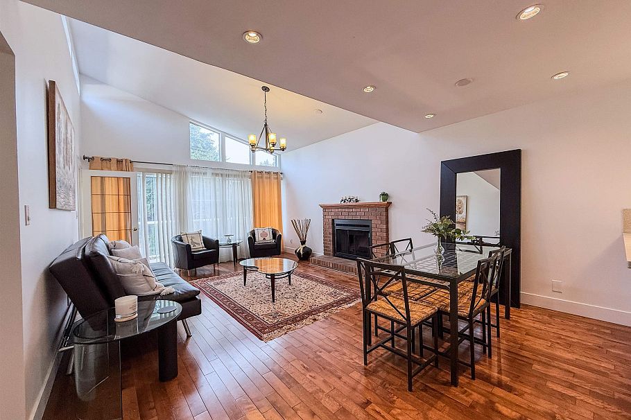 1717 Tatlow Avenue North Vancouver, BC - 3