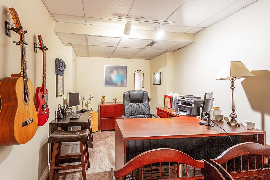 36 1925 Indian River Crescent North Vancouver, BC - 35