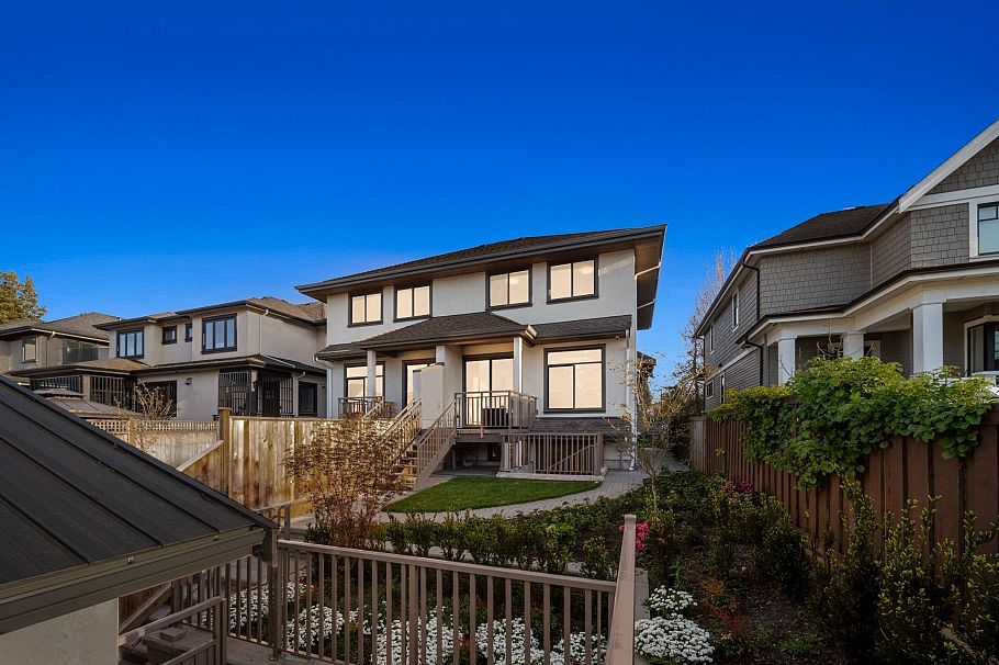 2455 W 10th Avenue Vancouver, BC - 39