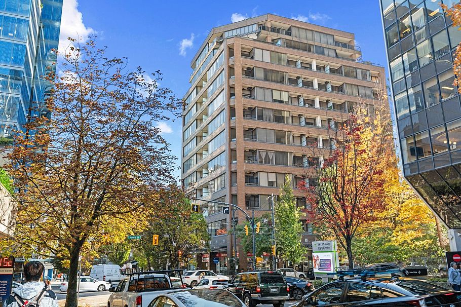 910 1010 Howe Street Vancouver, BC - 4