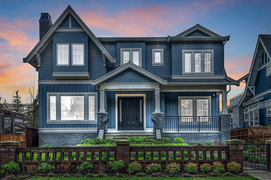 3852 W 50th Avenue Vancouver, BC - 1