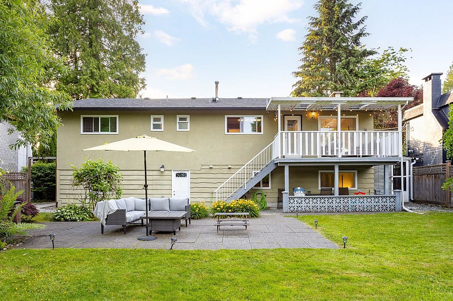 1549 Lynn Valley Road North Vancouver, BC - 16