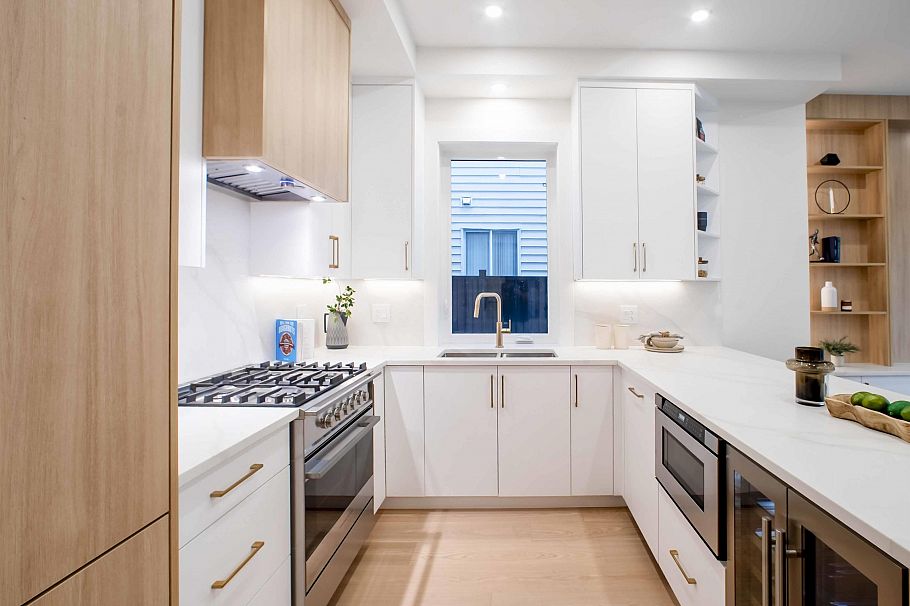 1 2785 W 21 Avenue Vancouver, BC - 6