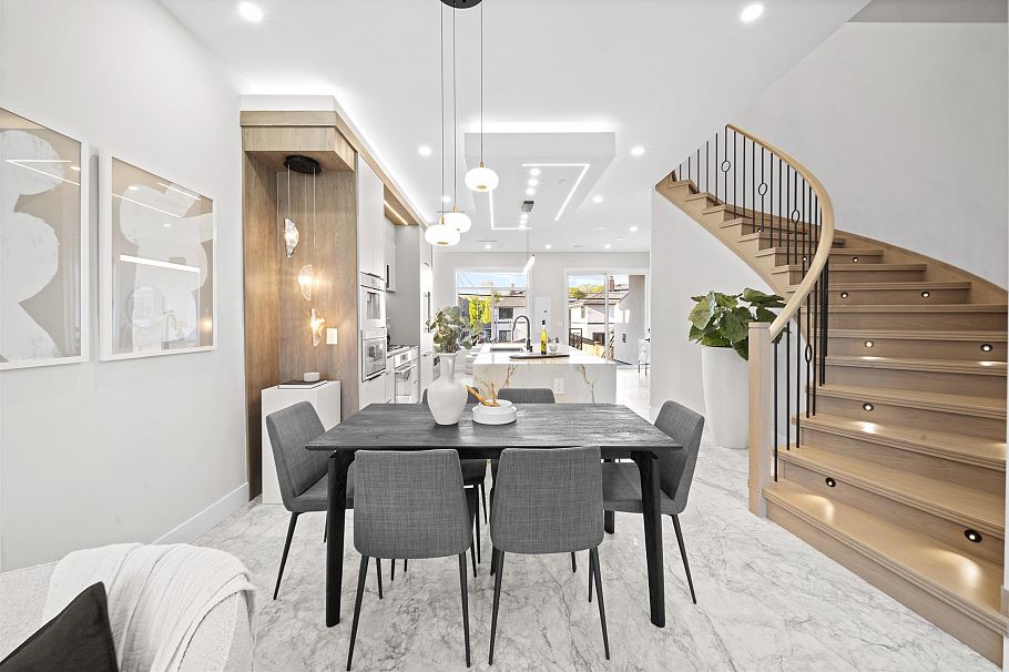 2455 W 10th Avenue Vancouver, BC - 2