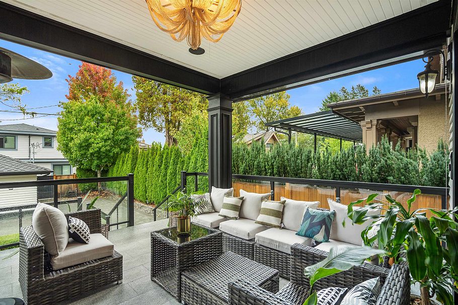 1189 W 32nd Avenue Vancouver, BC - 1