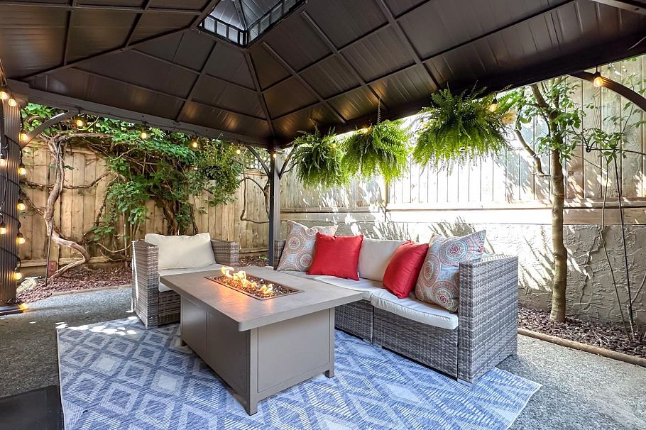 1 226 E 10 Street North Vancouver, BC - 9