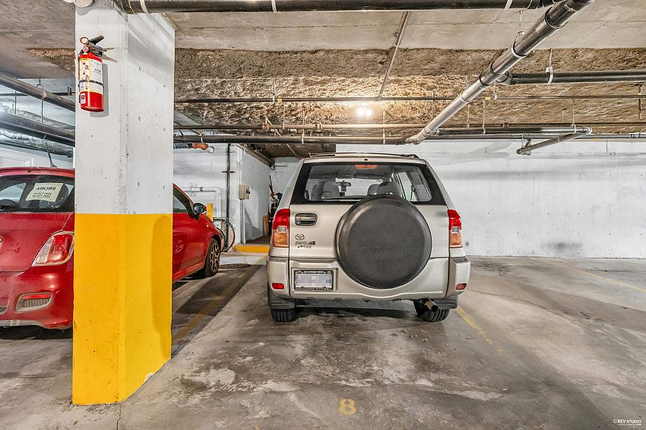 8 815 Tobruck Avenue North Vancouver, BC - 18